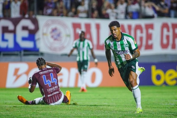 Juventude vence o clássico CA-JU no Estádio Centenário