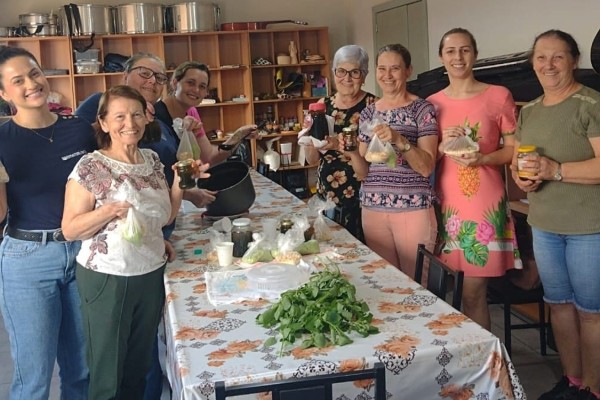 Curso de Plantas Bioativas e Medicinais empodera mulheres de Muçum