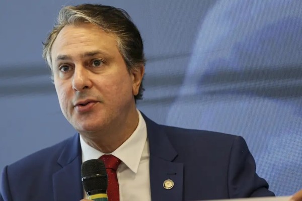 Enem 2024 registrou 12 redações com nota mil; uma da rede pública