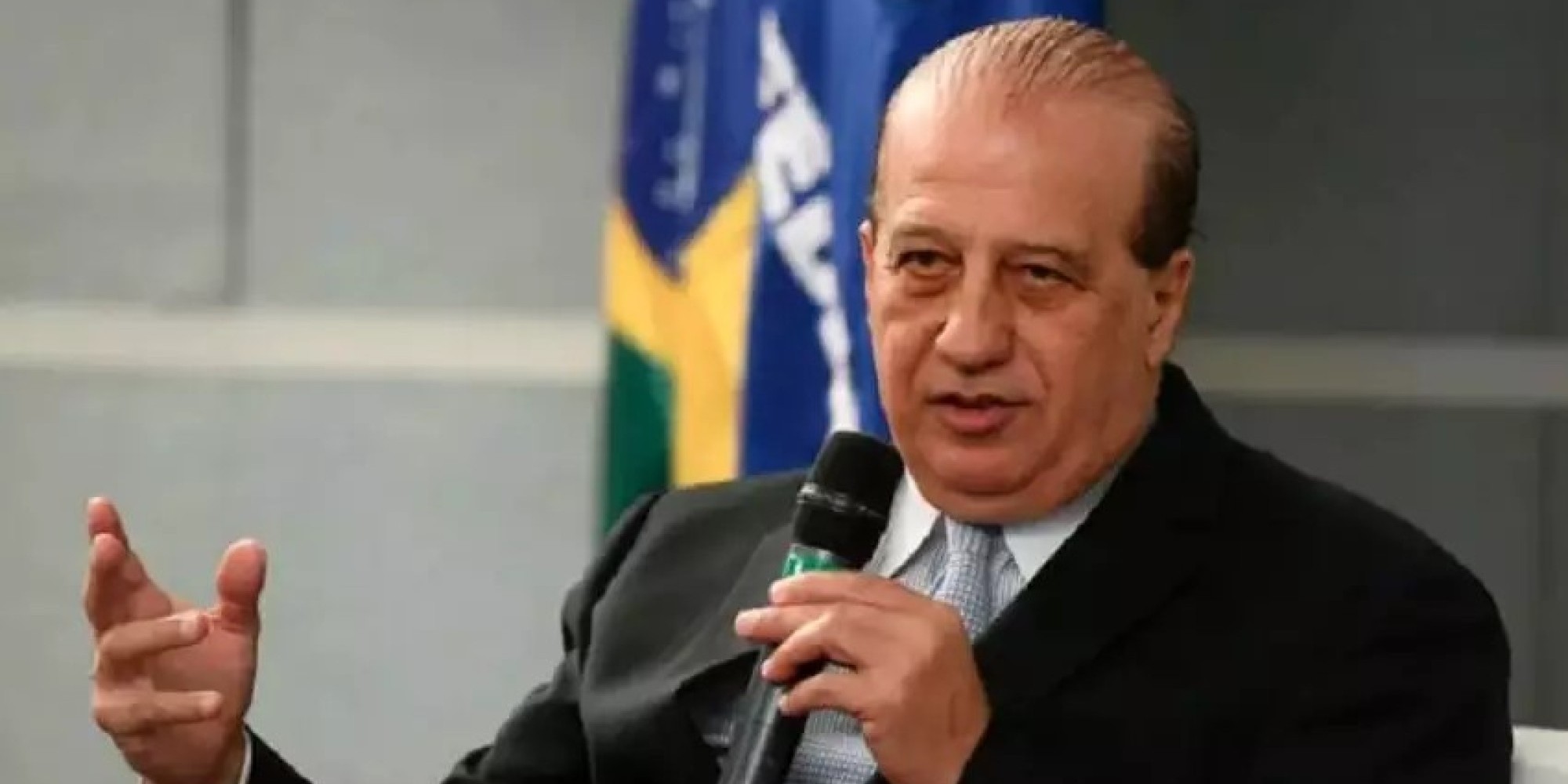 Min. Augusto Nardes, do TCU, questiona gastos de Eduardo Bolsonaro em viagem