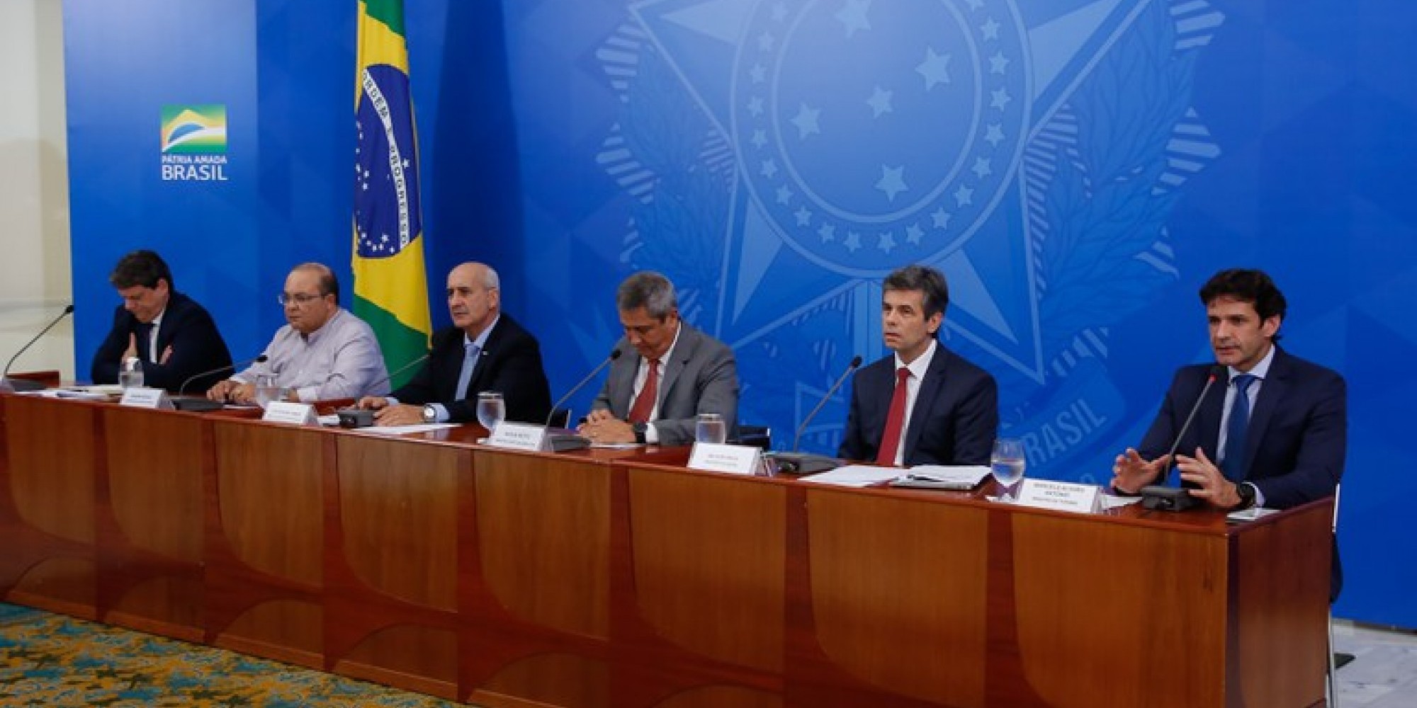 Coletiva de imprensa para tratar sobre as ações de enfrentamento no combate ao coronavírus