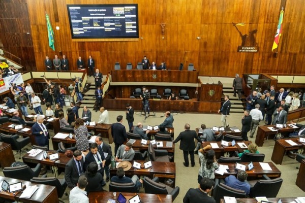 Serão votadas nove matérias durante a convocação extraordinária 