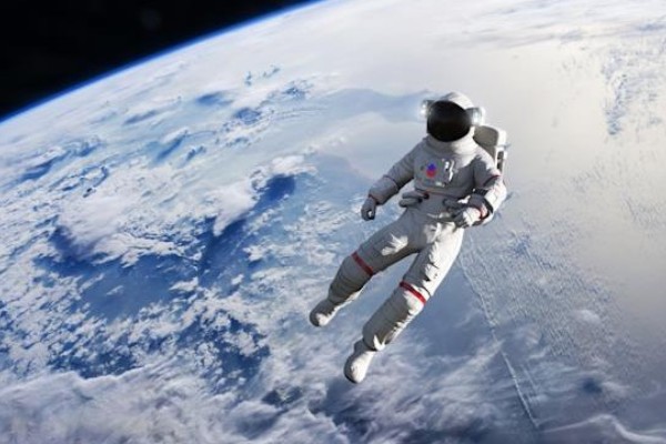 Japonesa perde R$ 160 mil para golpista que dizia ser astronauta russo