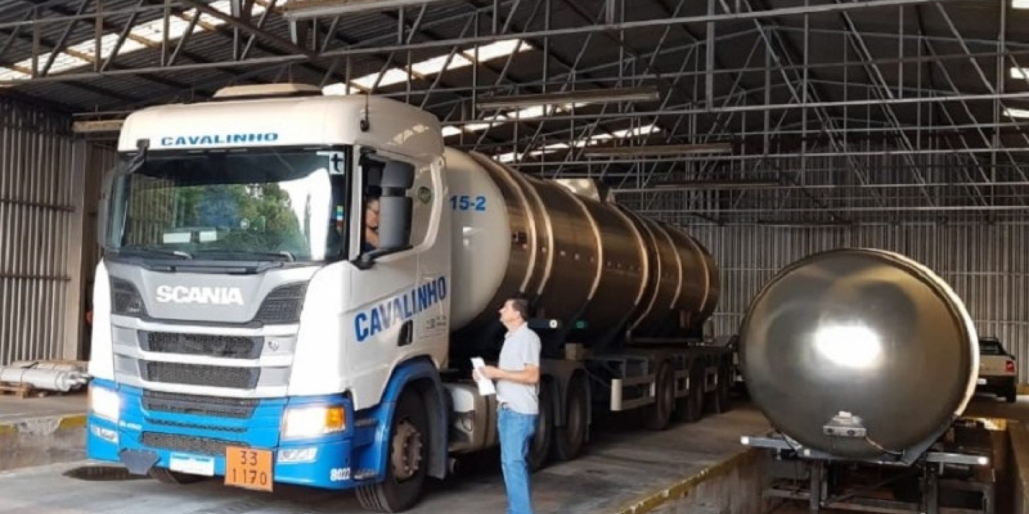 Álcool foi doação enviada ao governo e envasado por uma empresa Pelotas e outra de Santa Rosa Álcool foi doação enviada ao governo e envasado por uma empresa Pelotas e outra de Santa Rosa