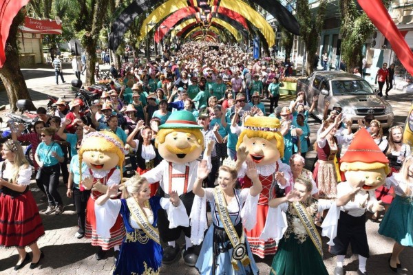 Pandemia motivou adiamento para 2021
