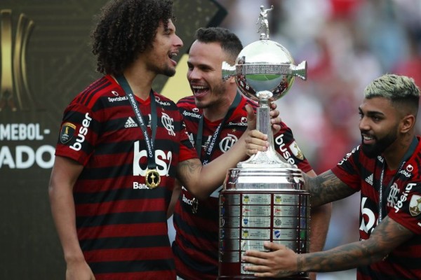 Se enfrentam os campeões das copas Libertadores e Sul-Americana de 2019.