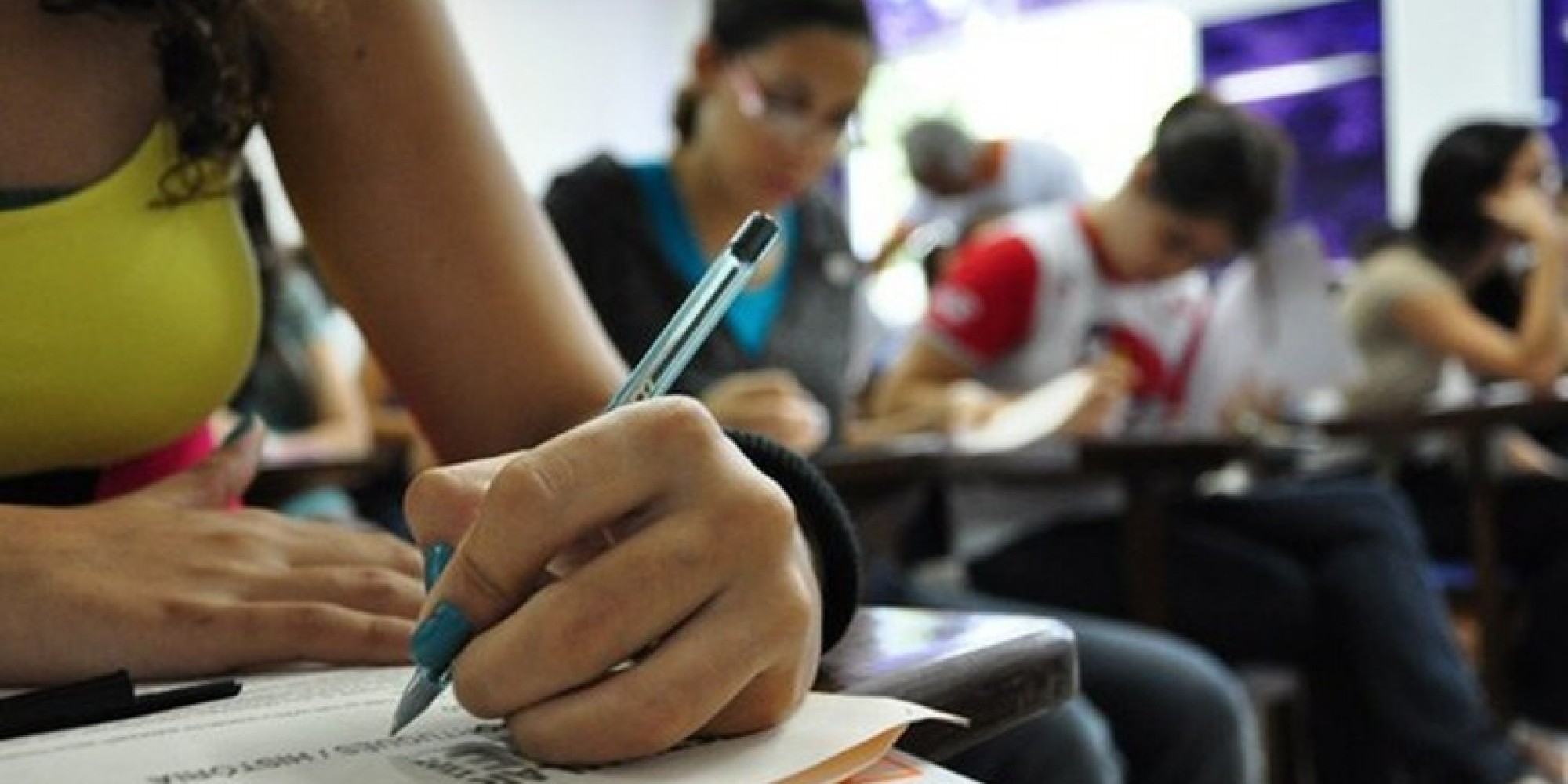 A instituições de ensino que não puderem receber a documentação fisicamente devem disponibilizar um canal para envio dos documentos de forma digital 