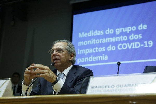 Ministro Paulo Guedes anuncia medidas do grupo de monitoramento dos impactos do COVID-19 pandemia 
