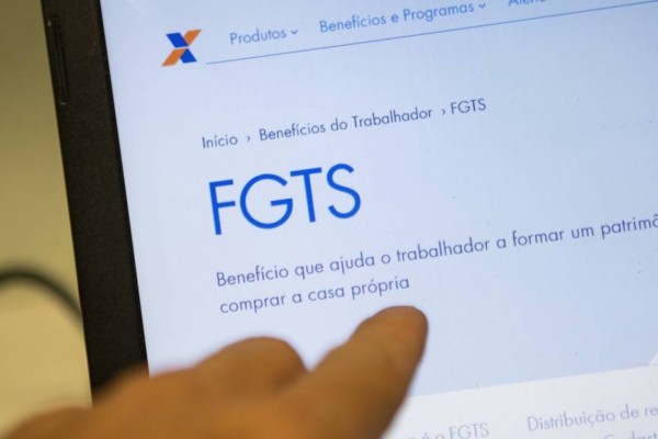 Todo o processo pode ser feito pela internet, sem precisar ir a uma agência bancária