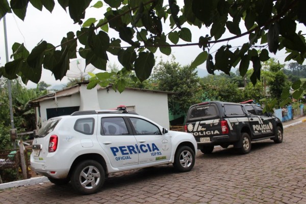 Vítima morreu no local 