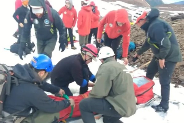 Turista brasileiro morre em Ushuaia após queda de bloco de gelo