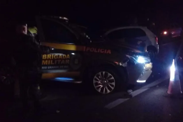 Motociclista morre ao colidir com árvore na ERS-130