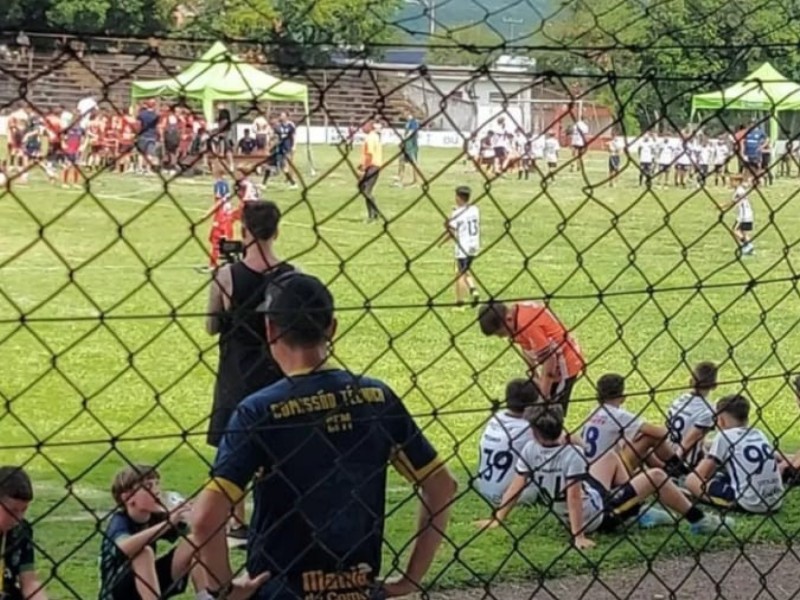 O último fim de semana foi movimentado para a escolinha encantadense, também com disputas emocionantes nas semifinais do Regional Nolifute.