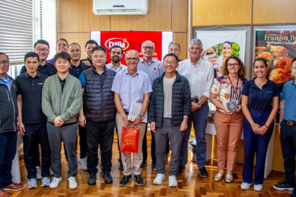 Delegação chinesa visita a Dália Alimentos