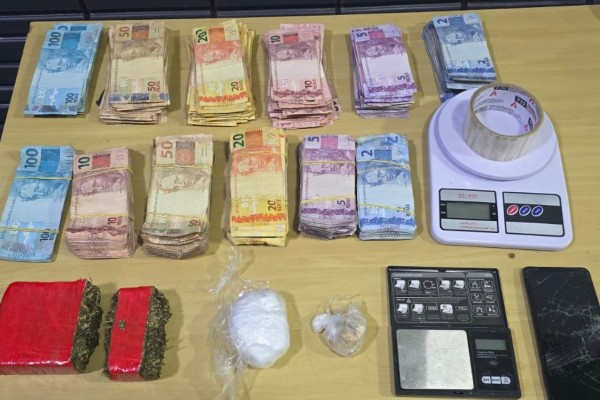 Homem é preso por tráfico de drogas em Encantado com 36 mil em dinheiro