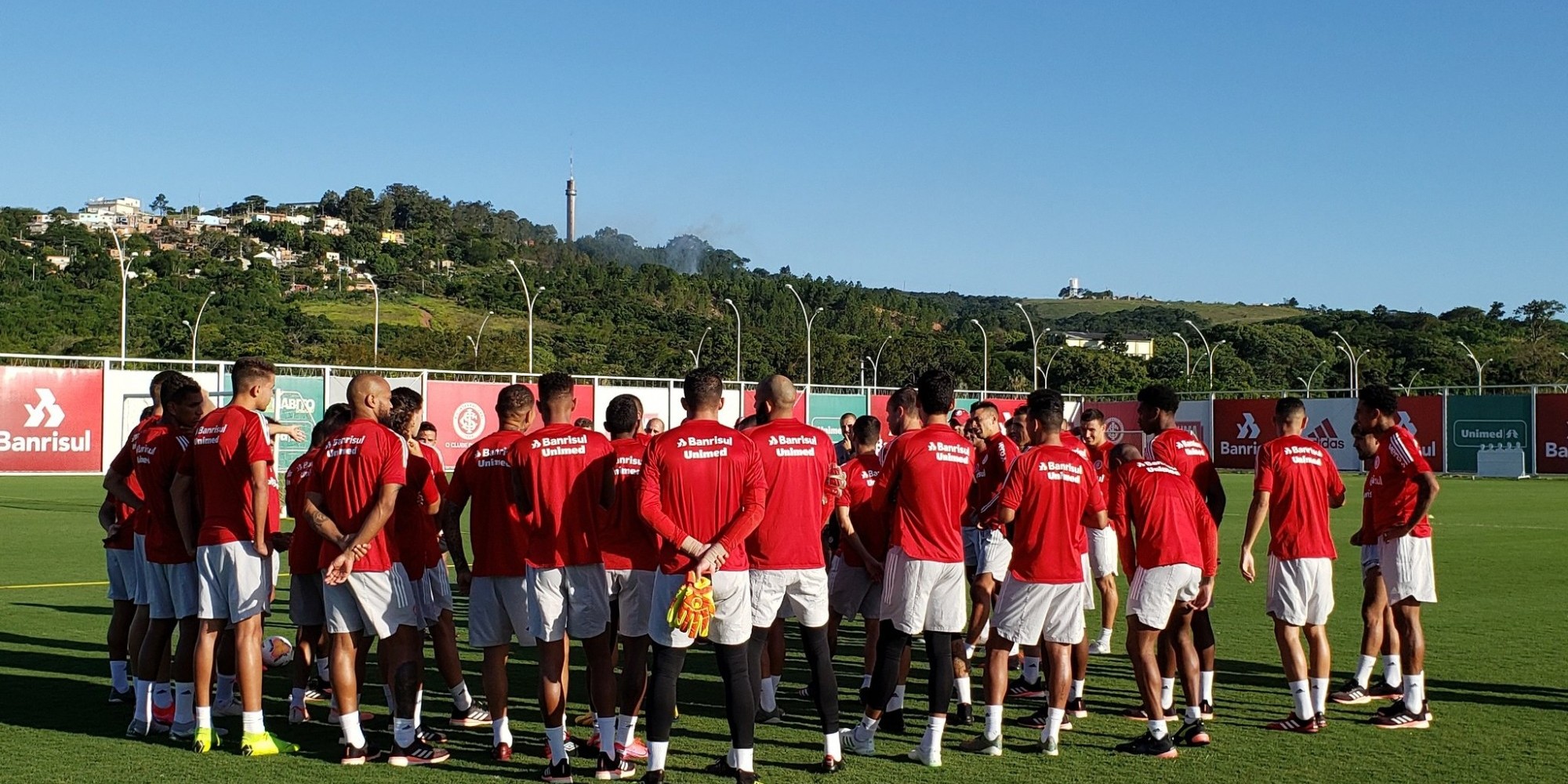 Inter estreia em casa na fase de grupos