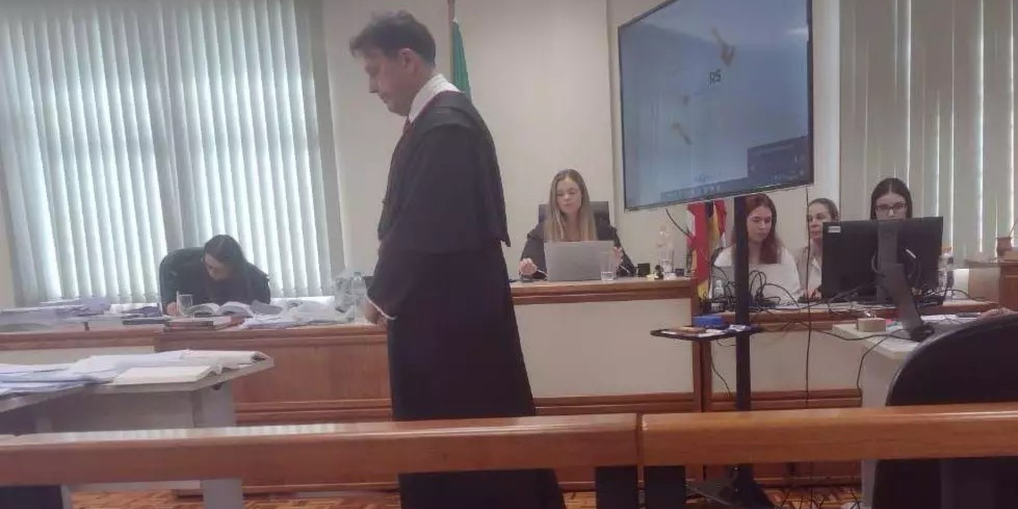 Médico é condenado a quase 60 anos por duplo homicídio
