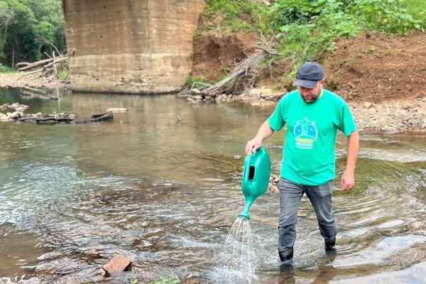 Muçum intensifica combate ao mosquito borrachudo com aplicação de BTI