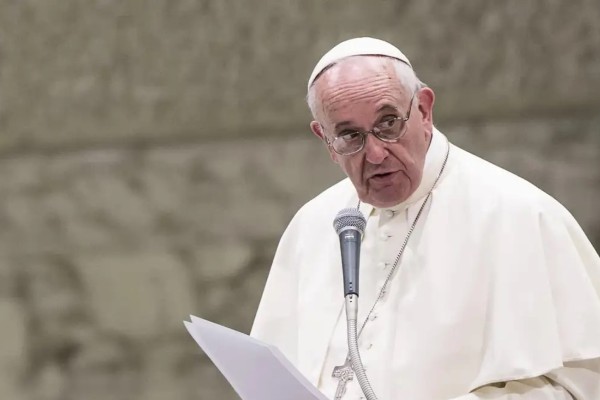 Papa Francisco envia mensagem a Trump e critica política anti-imigração