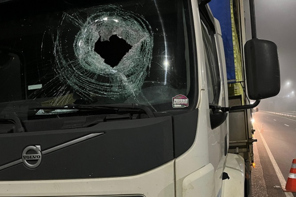 Caminhoneiro atingido por pedra na BR-386 morre em Lajeado
