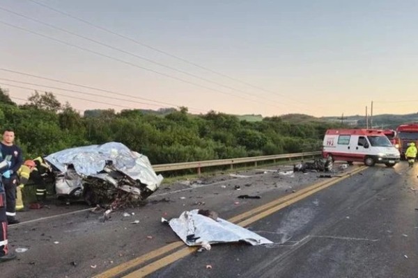 Quatro pessoas morrem em acidente de trânsito na BR 386