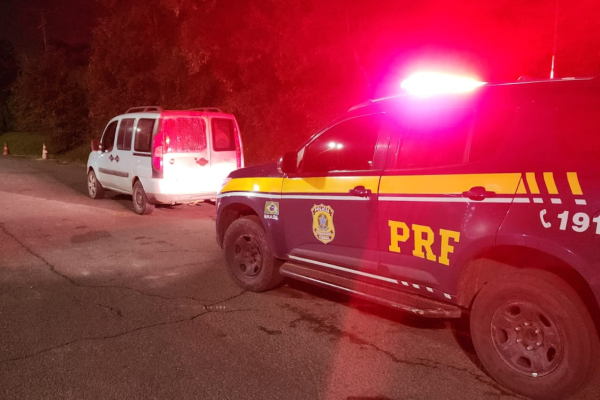 PRF apreende Doblò com 732 multas e mais de R$ 237 mil em débitos