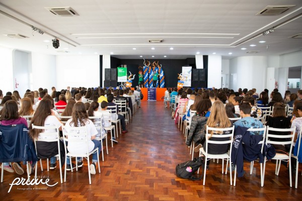 As visitas às escolas continuam até o final do mês de março