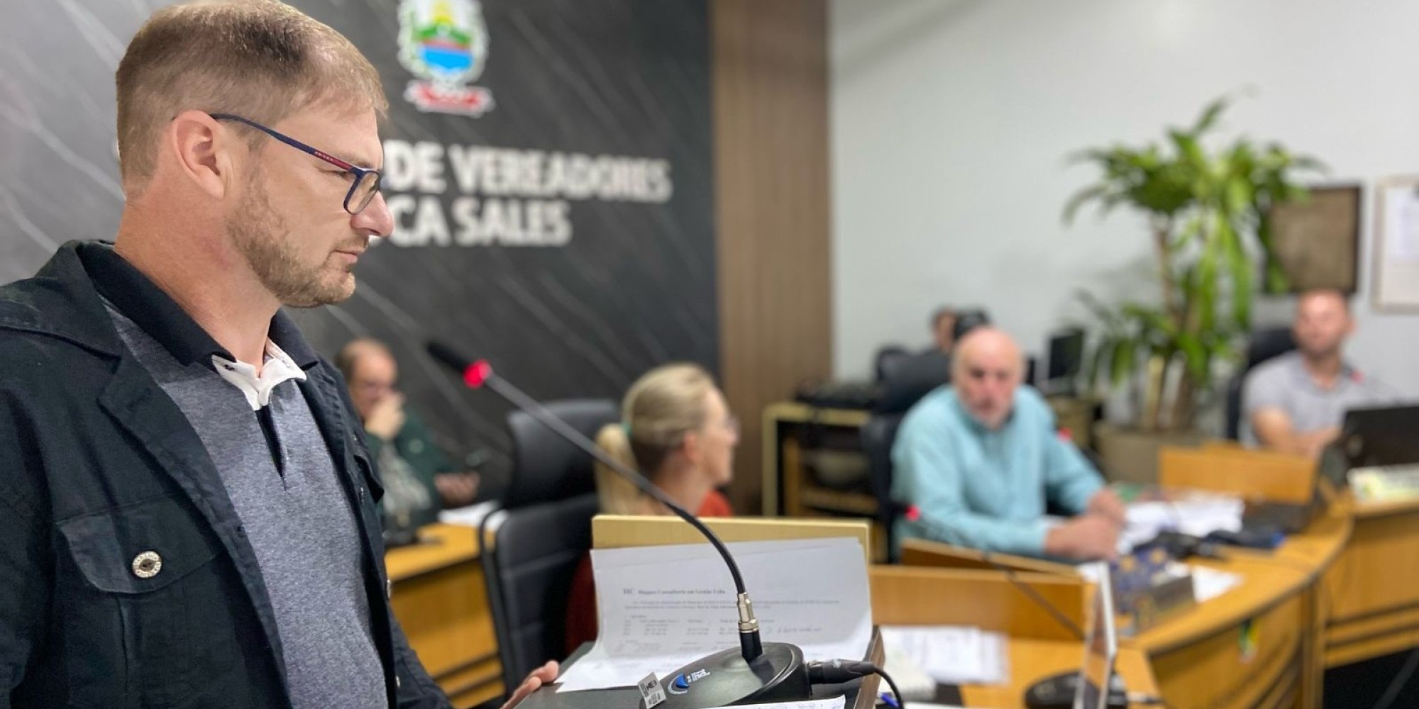 Secretário da Agricultura de Roca Sales comparece à sessão a convite dos vereadores