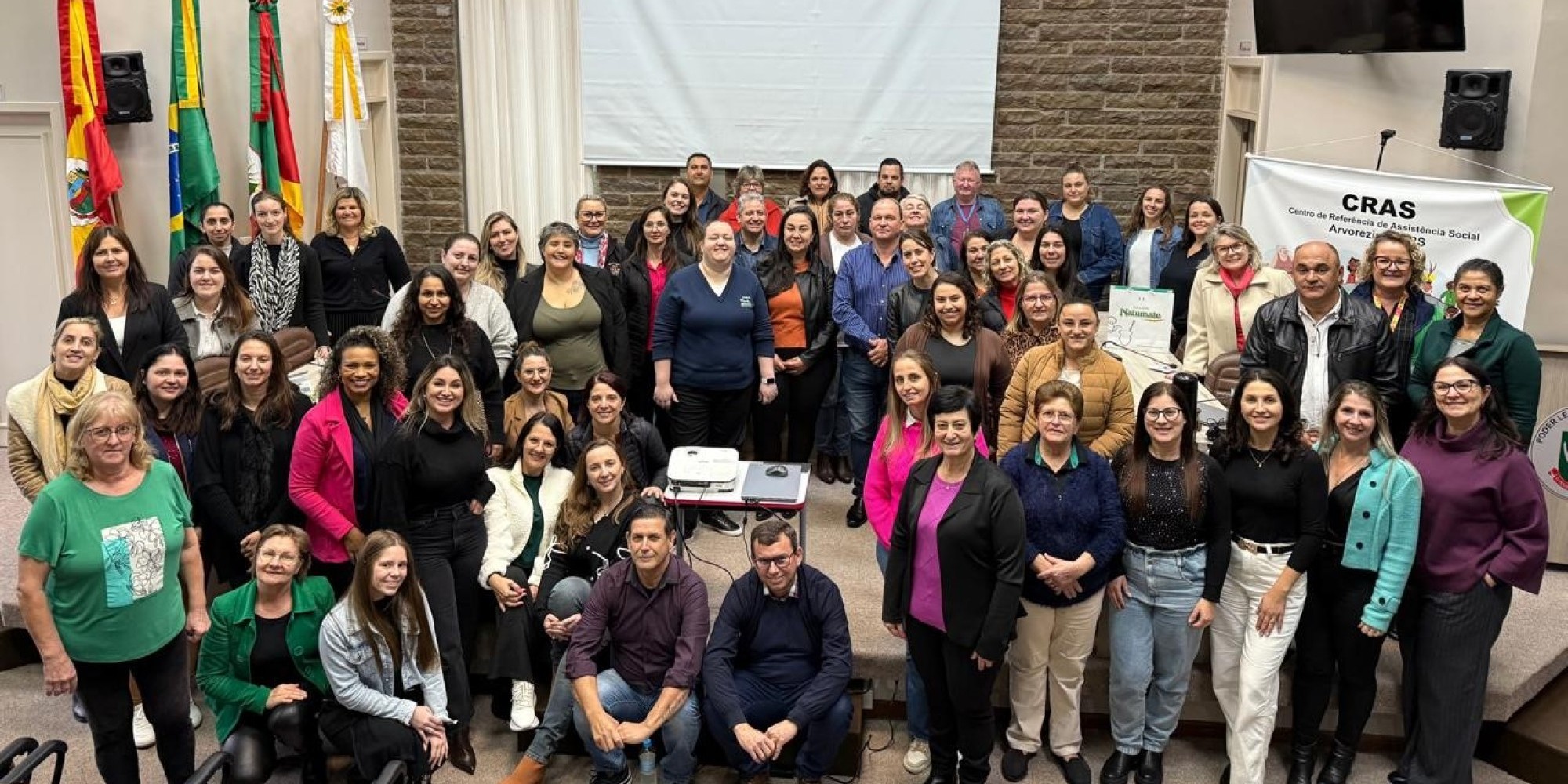 Representantes de Roca Sales participam de seminário sobre SUAS em Arvorezinha