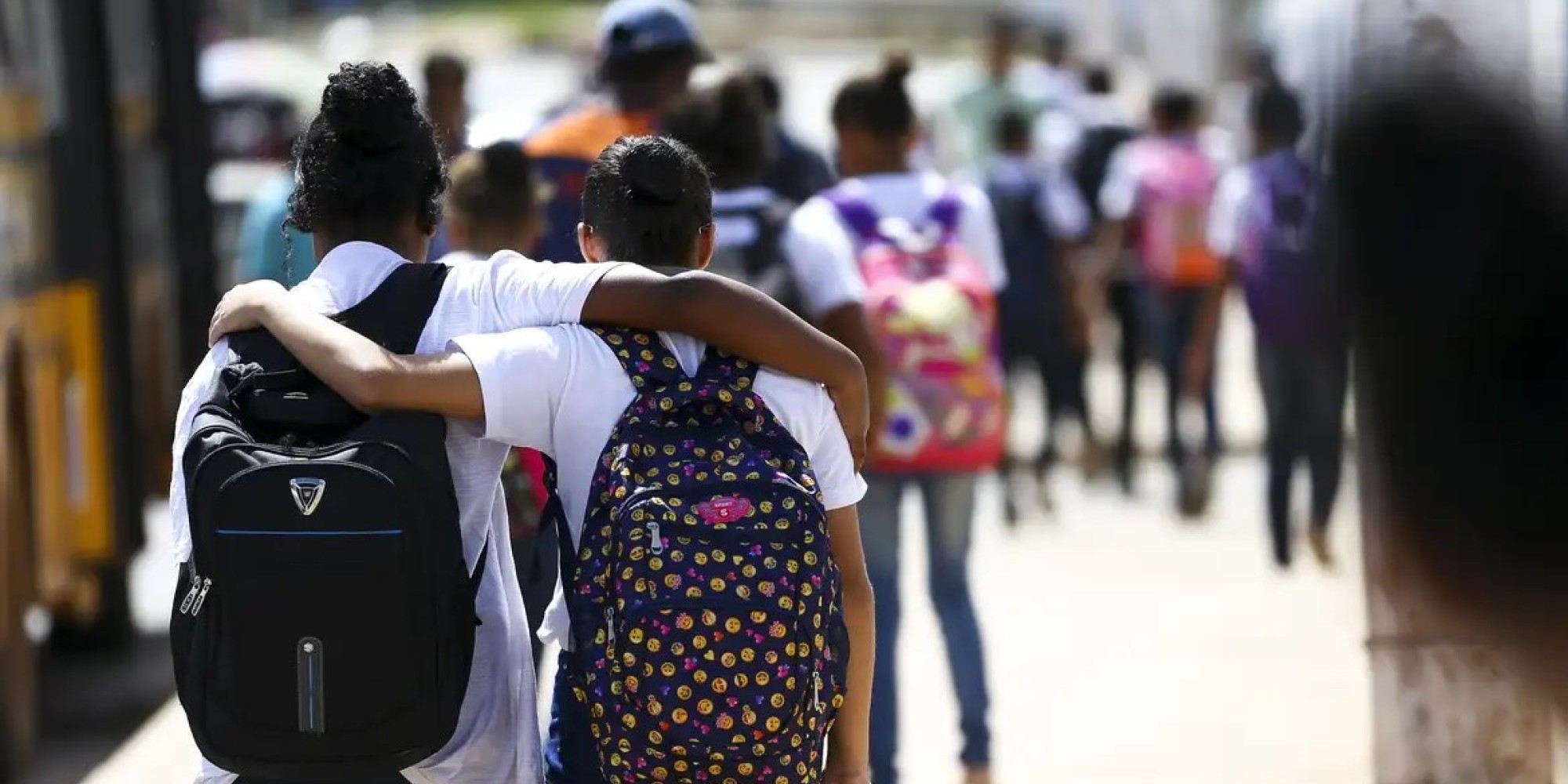 Jovem de 14 anos mata colega de classe a tesouradas