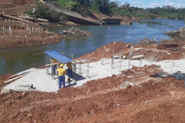EGR inicia a construção de pilares no bloco de fundação da ponte da ERS-130