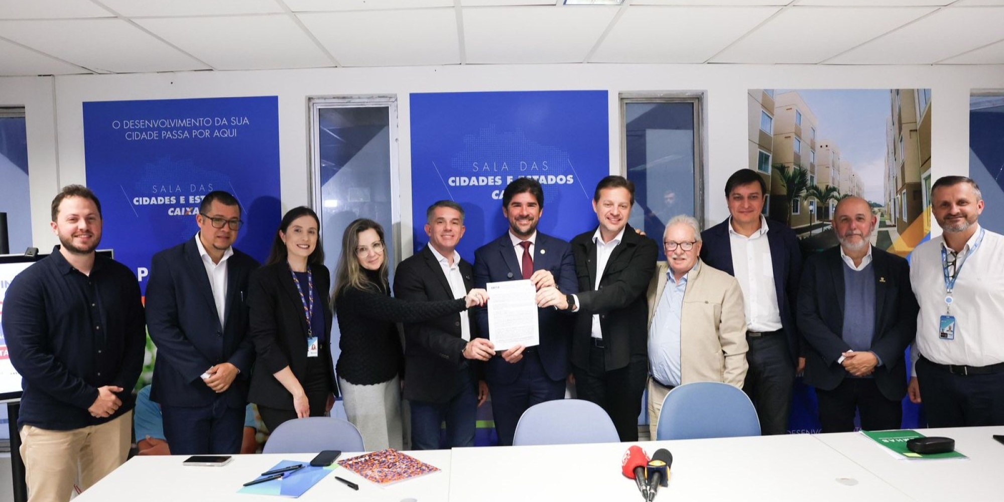 Investimento é de R$ 20 milhões e vai beneficiar famílias atingidas pelas enchentes; Outras 84 habitações já estão em construção na cidade, no bairro Navegantes, também pelo programa Minha Casa, Minha Vida. Investimento é de R$ 20 milhões e vai beneficiar famílias atingidas pelas enchentes; Outras 84 habitações já estão em construção na cidade, no bairro Navegantes, também pelo programa Minha Casa, Minha Vida.
