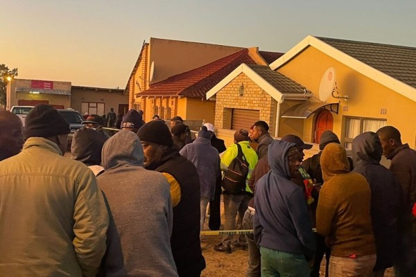 20 jovens morrem em bar. Causa ainda é desconhecida