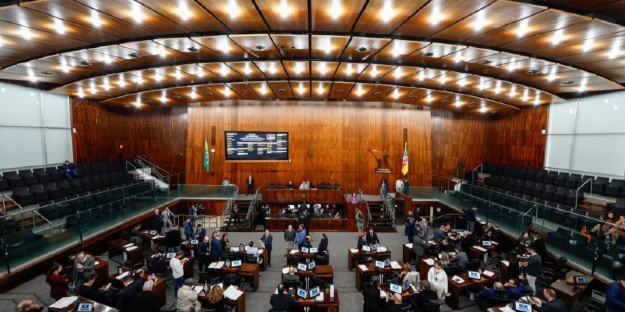 O PL 130 2024 recebeu 31 votos favoráveis e 12 contrários. O PL 130 2024 recebeu 31 votos favoráveis e 12 contrários.