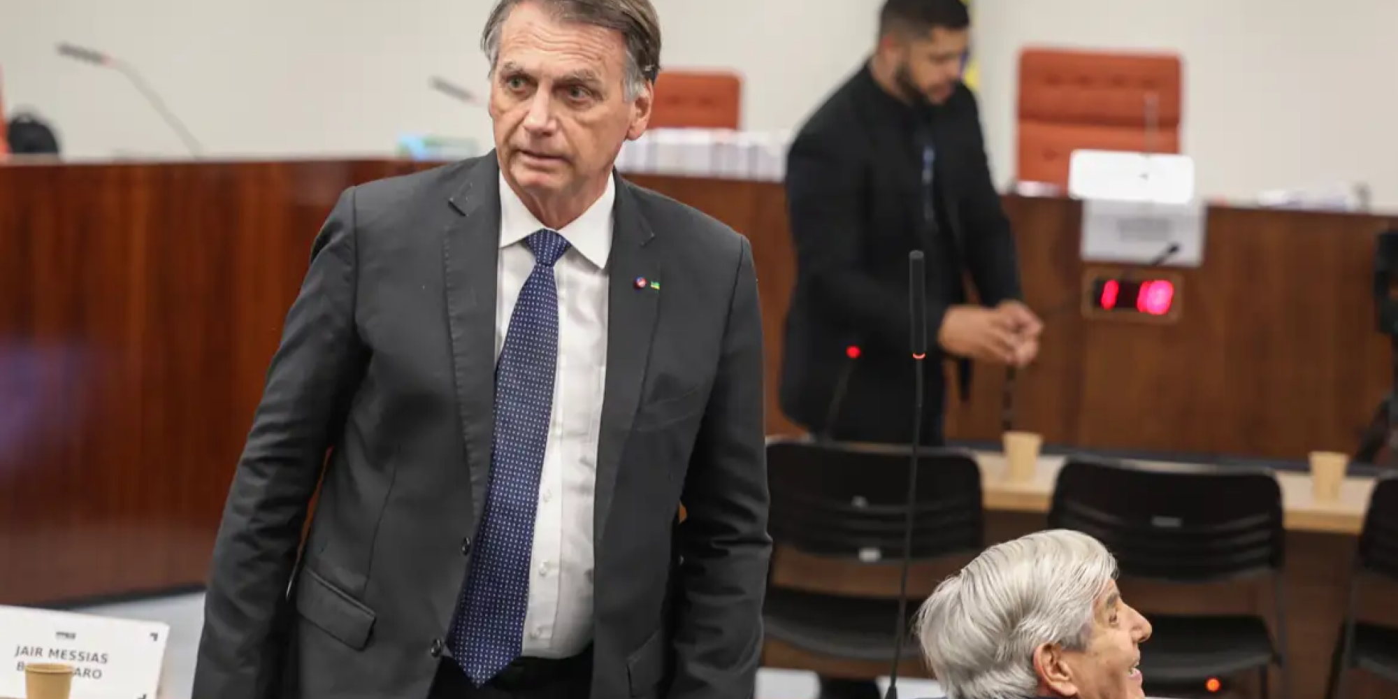 Manifestação final da PGR aponta Bolsonaro como líder de organização criminosa e pede penas que podem somar até 43 anos de prisão. Julgamento deve ocorrer em setembro. Manifestação final da PGR aponta Bolsonaro como líder de organização criminosa e pede penas que podem somar até 43 anos de prisão. Julgamento deve ocorrer em setembro.