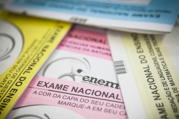 Iniciativa irá beneficiar alunos do 3° ano do Ensino Médio e membros da comunidade escolar que desejam prestar o vestibular ou o Enem