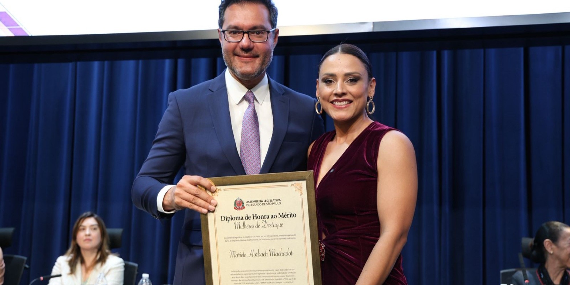 Multifacetada, a chef, empresária e influenciadora Mari Horbach foi um dos grandes destaques da 8ª Edição da Solenidade Mulheres de Destaque. Multifacetada, a chef, empresária e influenciadora Mari Horbach foi um dos grandes destaques da 8ª Edição da Solenidade Mulheres de Destaque.