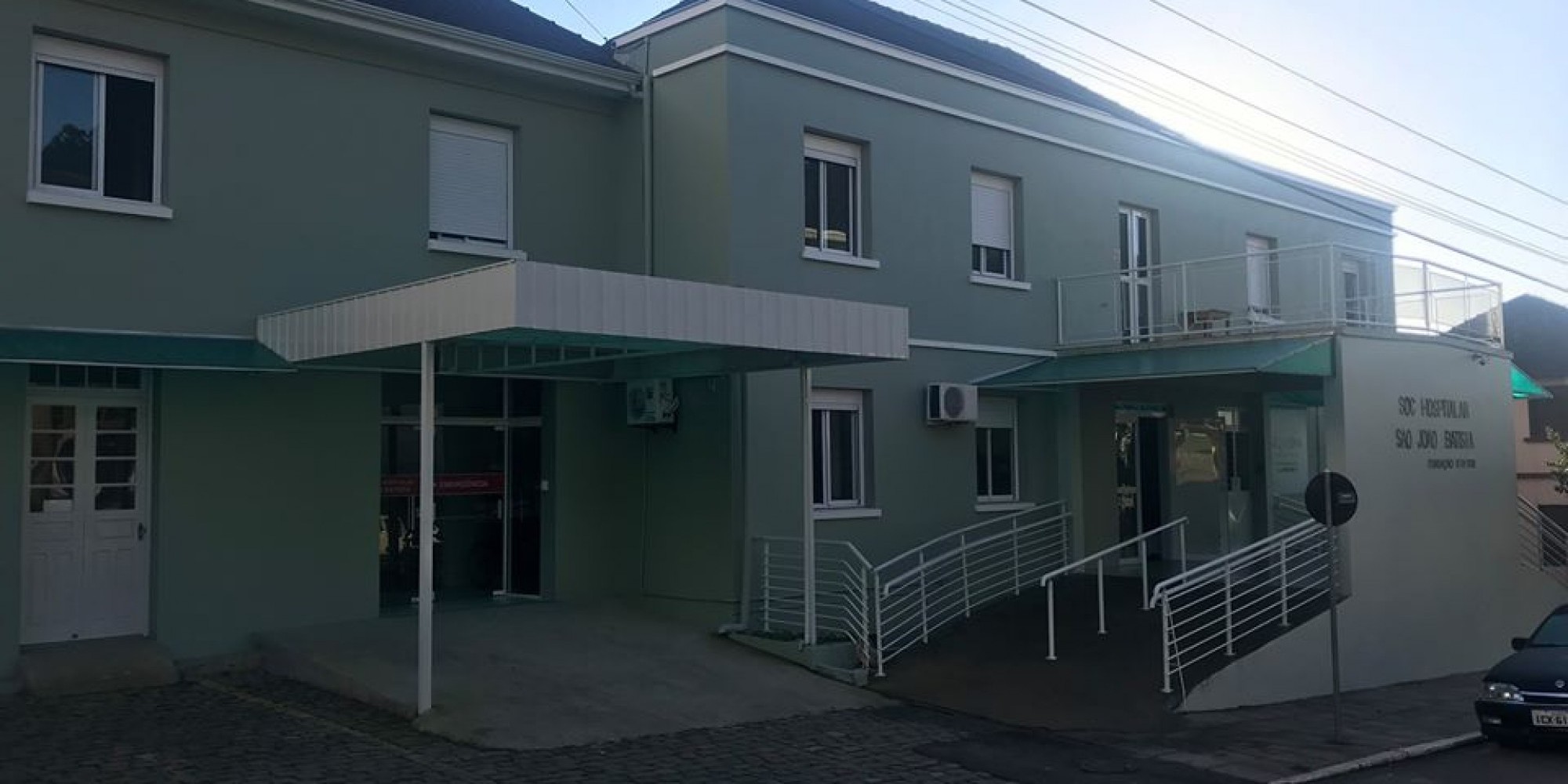 Homem está internado no hospital da cidade Homem está internado no hospital da cidade