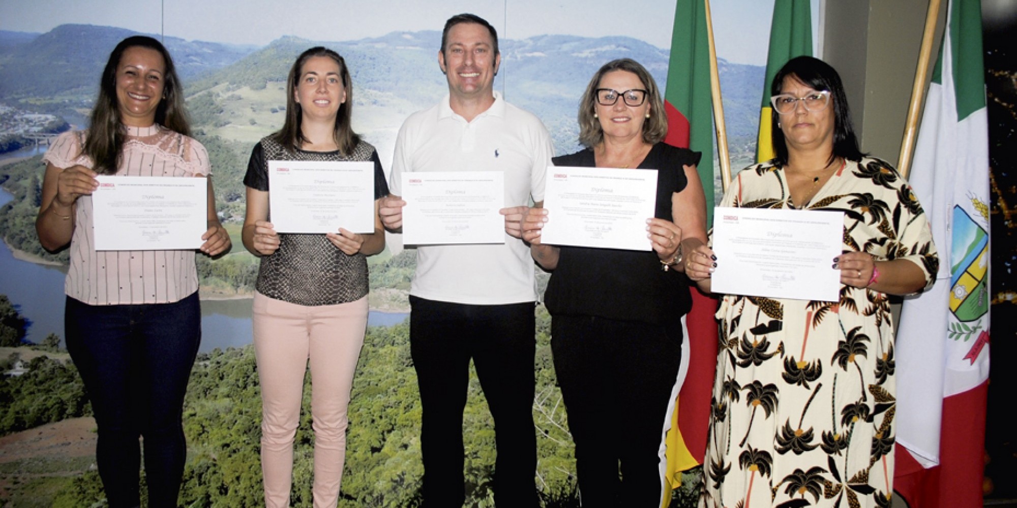 Diane Lasta, Isadora Bastiani, Roberto Salton, Sandra Maria Sangalli Rasche e Aline Costa Ganasini