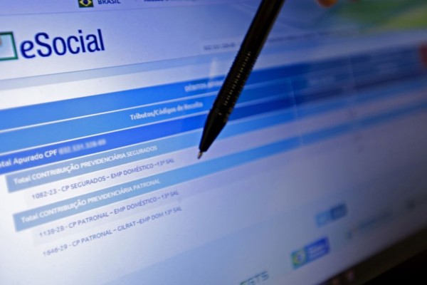  As empresas e órgãos públicos que não cumprirem a obrigação no prazo legal ou fornecerem informações incorretas serão sujeitas ao pagamento de multas