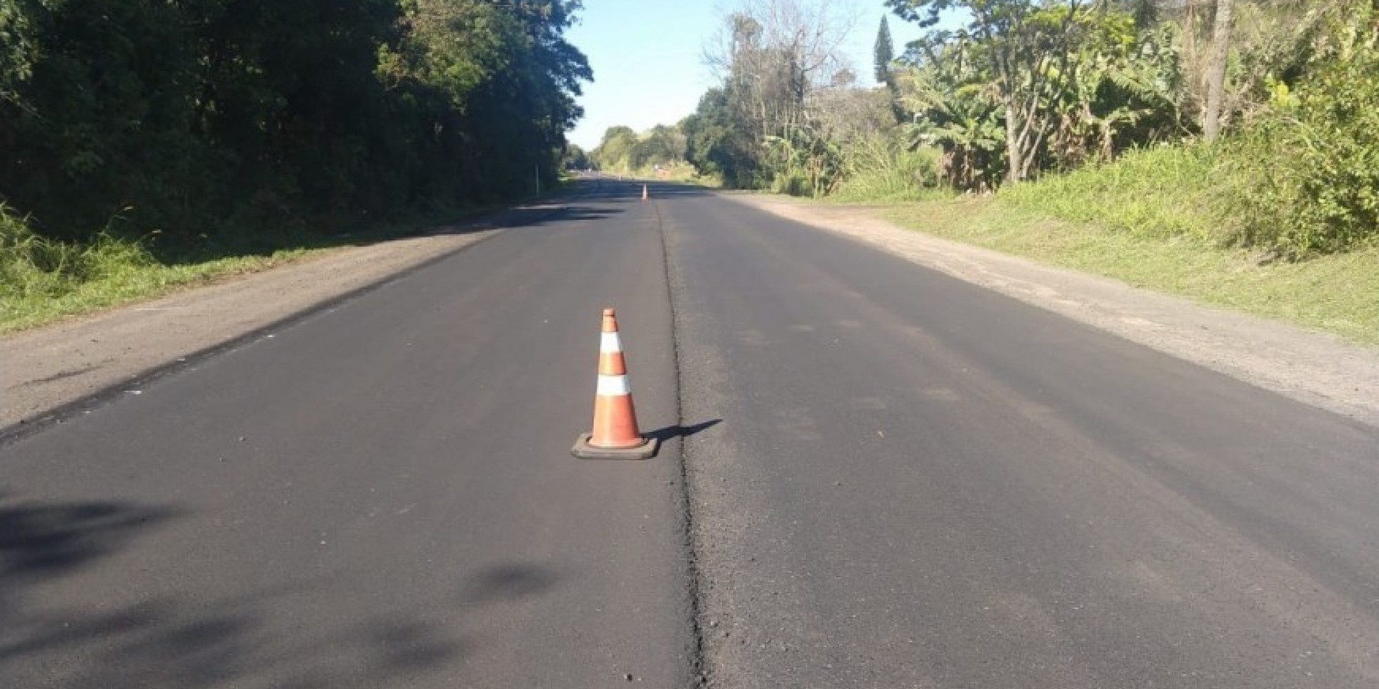 Acidente ocorreu na manhã desta sexta-feira (4), no km 82 da rodovia; veículos capotaram após a batida. Acidente ocorreu na manhã desta sexta-feira (4), no km 82 da rodovia; veículos capotaram após a batida.