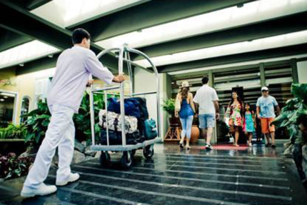 Hoje, são 2,9 milhões de trabalhadores no setor, sendo 67% nas atividades de hospedagem e alimentação