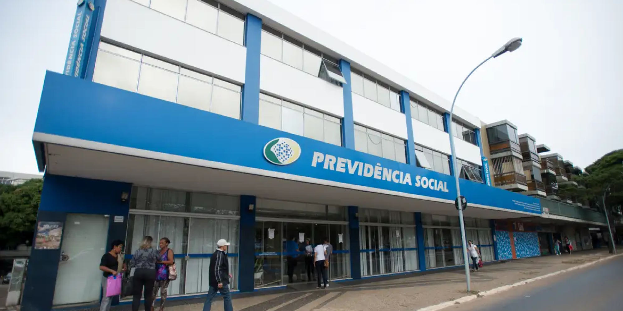 Pagamento, previsto para iniciar em 24 de julho, será feito em lotes quinzenais, com correção pelo IPCA, e ainda depende de homologação do STF.