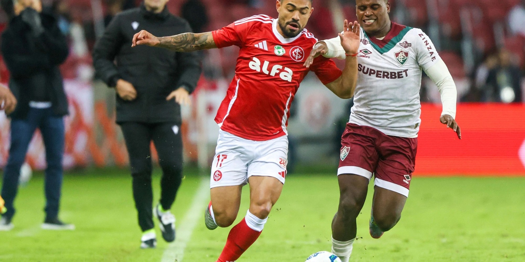 Na noite deste domingo (1º), Serna marcou no início e Paulo Baya no fim. Diante de 13.502 torcedores, o Colorado parou na 14ª posição, com 11 pontos, apenas um acima da zona de rebaixamento. Na noite deste domingo (1º), Serna marcou no início e Paulo Baya no fim. Diante de 13.502 torcedores, o Colorado parou na 14ª posição, com 11 pontos, apenas um acima da zona de rebaixamento.