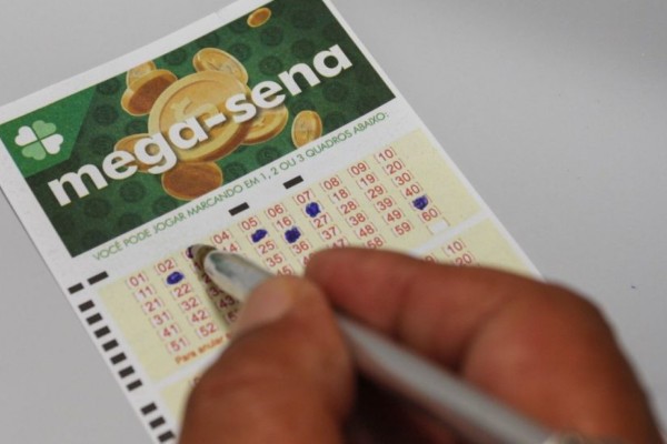 Ninguém acertou as seis dezenas do sorteio desta quinta-feira 