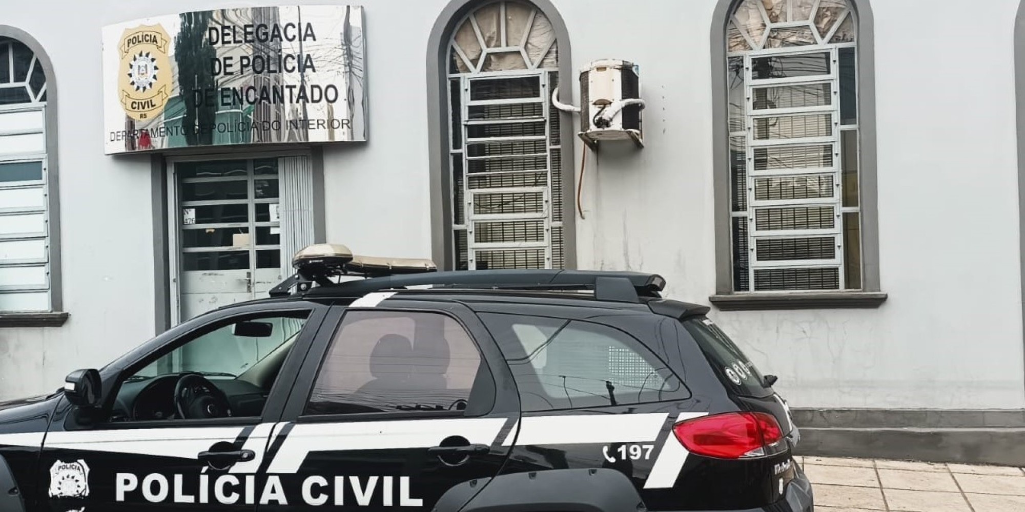 O fato ocorreu nesta quinta-feira (8) após investigação conduzida pela Polícia Civil, que resultou na representação pela prisão preventiva, deferida pelo Poder Judiciário. O fato ocorreu nesta quinta-feira (8) após investigação conduzida pela Polícia Civil, que resultou na representação pela prisão preventiva, deferida pelo Poder Judiciário.