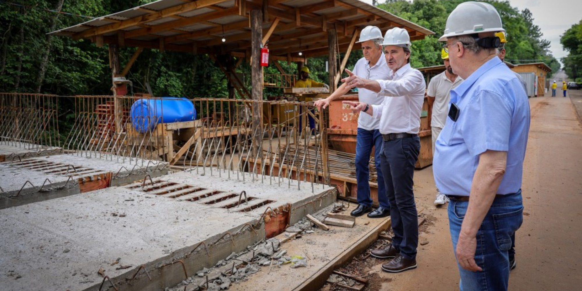 O secretário estadual de Logística e Transportes, Juvir Costella, realizou uma vistoria na obra nesta quinta-feira (28). O secretário estadual de Logística e Transportes, Juvir Costella, realizou uma vistoria na obra nesta quinta-feira (28).