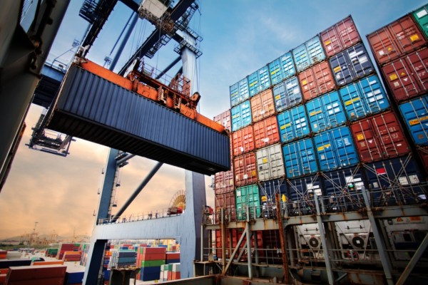  As exportações somaram US$ 18,459 bilhões e as importações, US$ 12,296 bilhões 