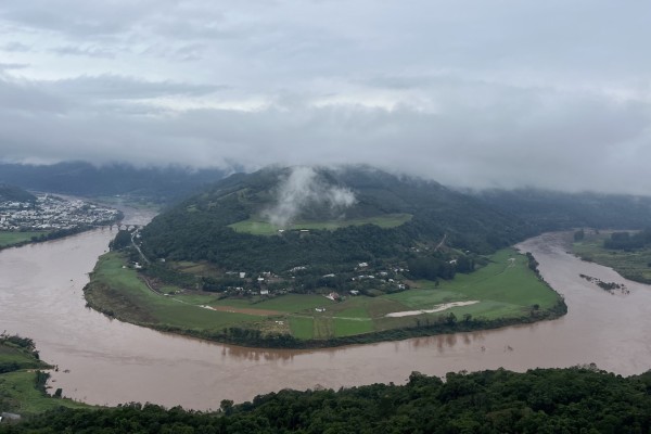 Vítimas morreram em Candelária, Caxias do Sul e Sapucaia do Sul. Nove cidades decretaram emergência ou calamidade.