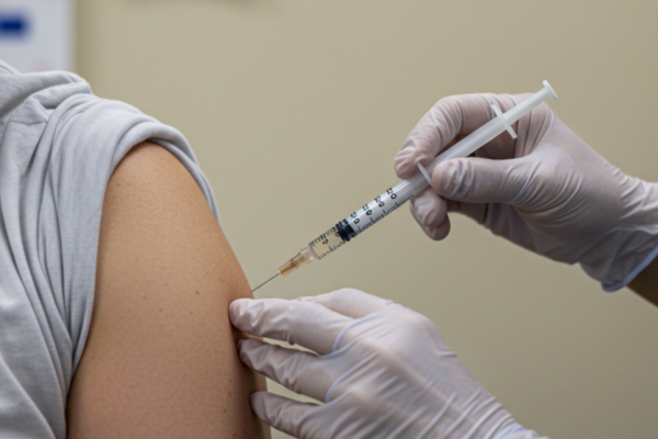 Vacina protege contra três variantes do vírus influenza